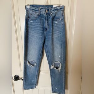 NWT Women’s American Eagle High Rise Distressed Mom Jeans - Size 00 X-Short